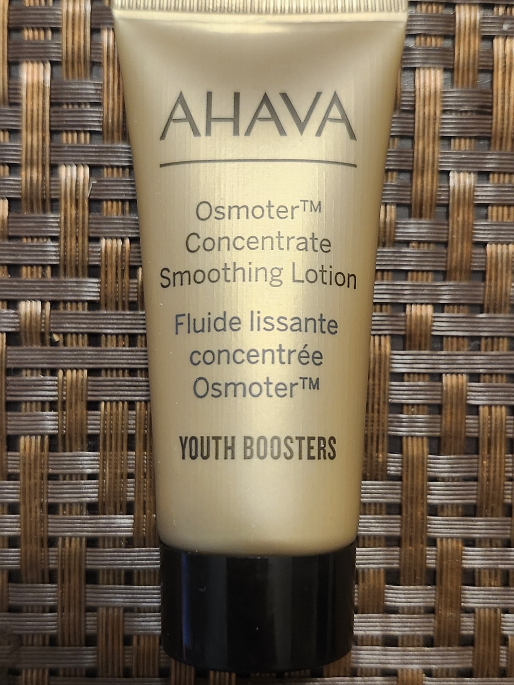 AHAVA Osmoter Concentrate Smoothing Lotion - Gold and Black